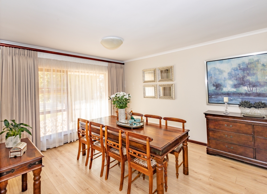 4 Bedroom Property for Sale in Sonstraal Western Cape